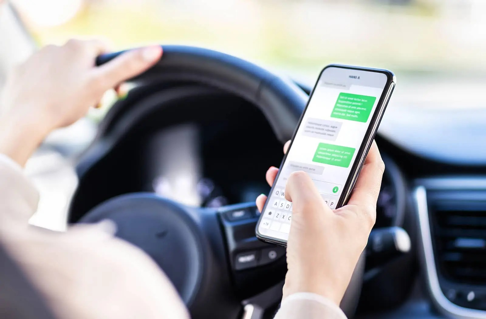 Förare med mobiltelefon